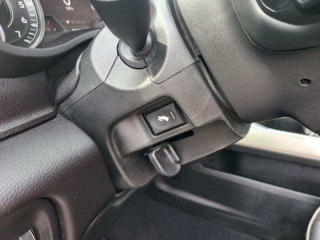 Used 2022  Ram Laramie image 21