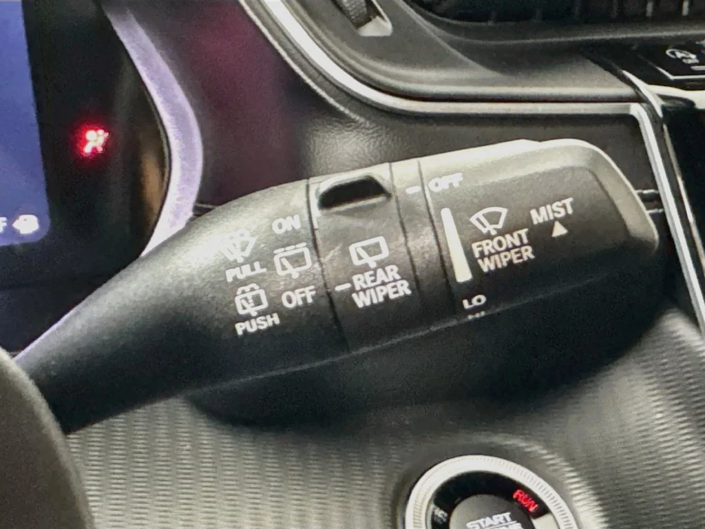 Used 2023 Red Jeep Altitude image 13