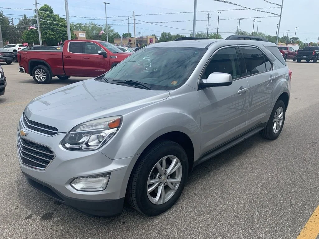 2017 Chevrolet Equinox LT's photo