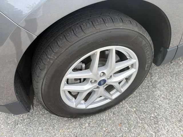 Used 2022 Gray Ford SEL image 10