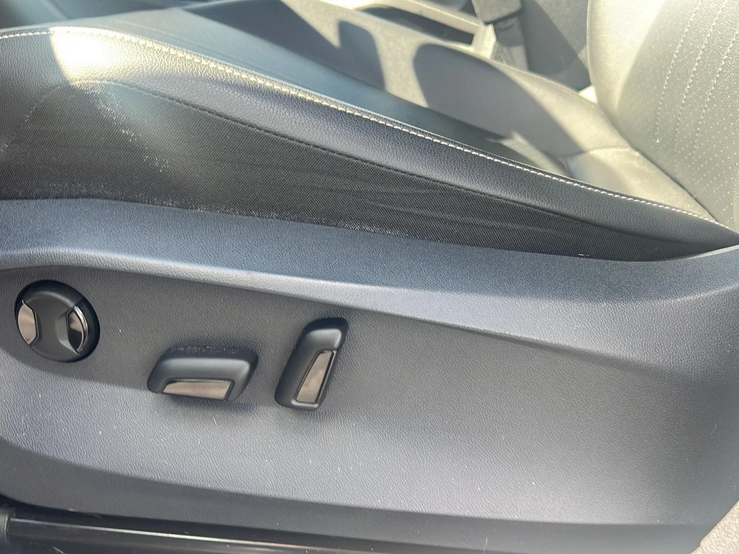 Used 2024 Platinum Gray Metallic Volkswagen SE R-Line Black image 7