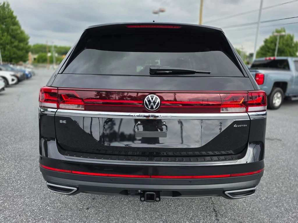 New 2026 Deep Black Pearl Volkswagen SE w/Technology image 6