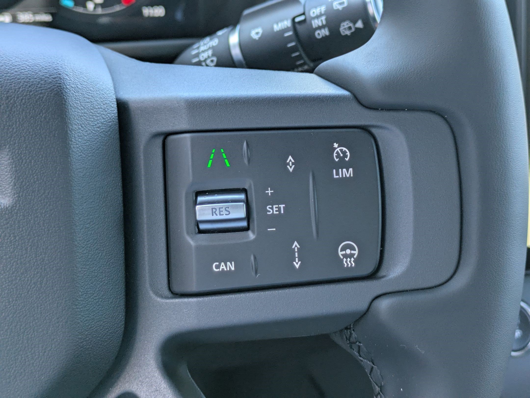 2026 Land Rover Defender X-Dynamic SE - Photo 18