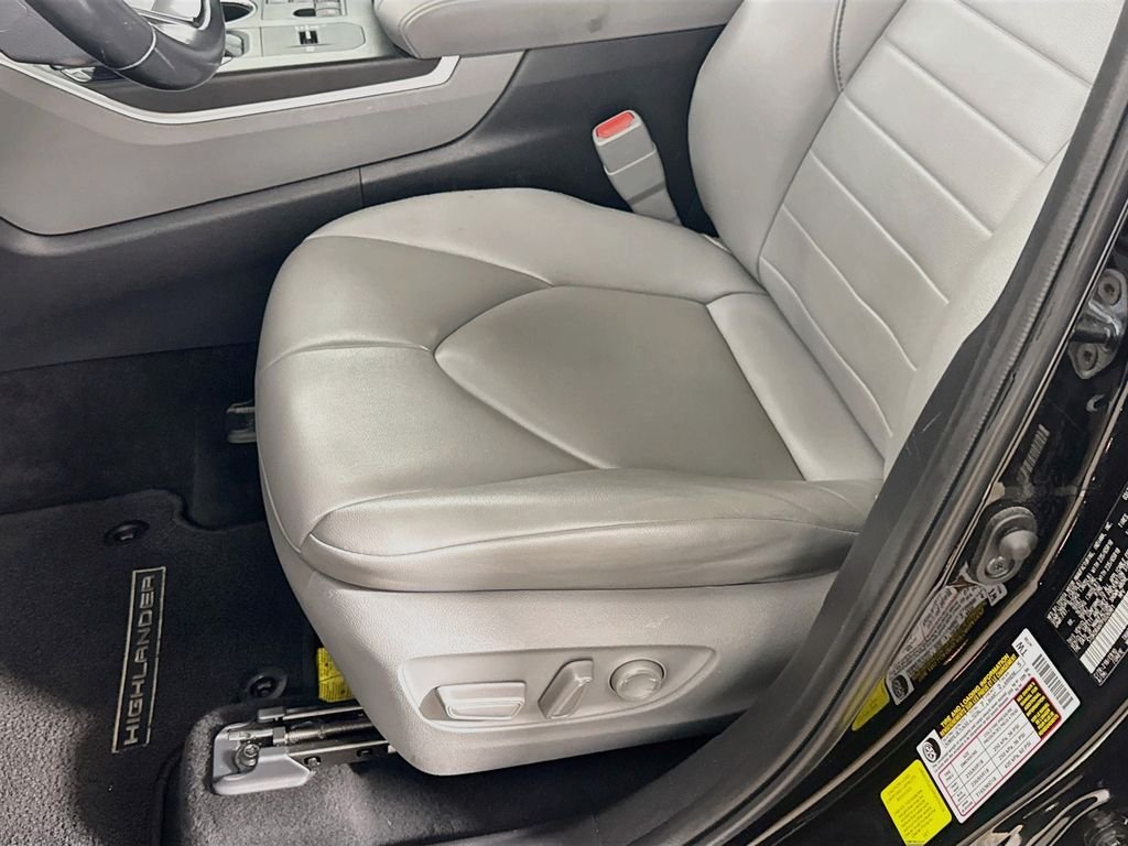 Used 2023 Midnight Black Metallic Toyota XLE image 19