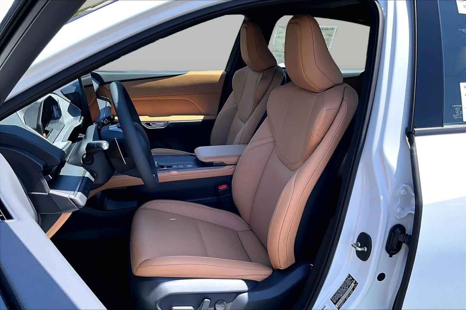 New 2026 Ultra White Lexus PREMIUM image 18