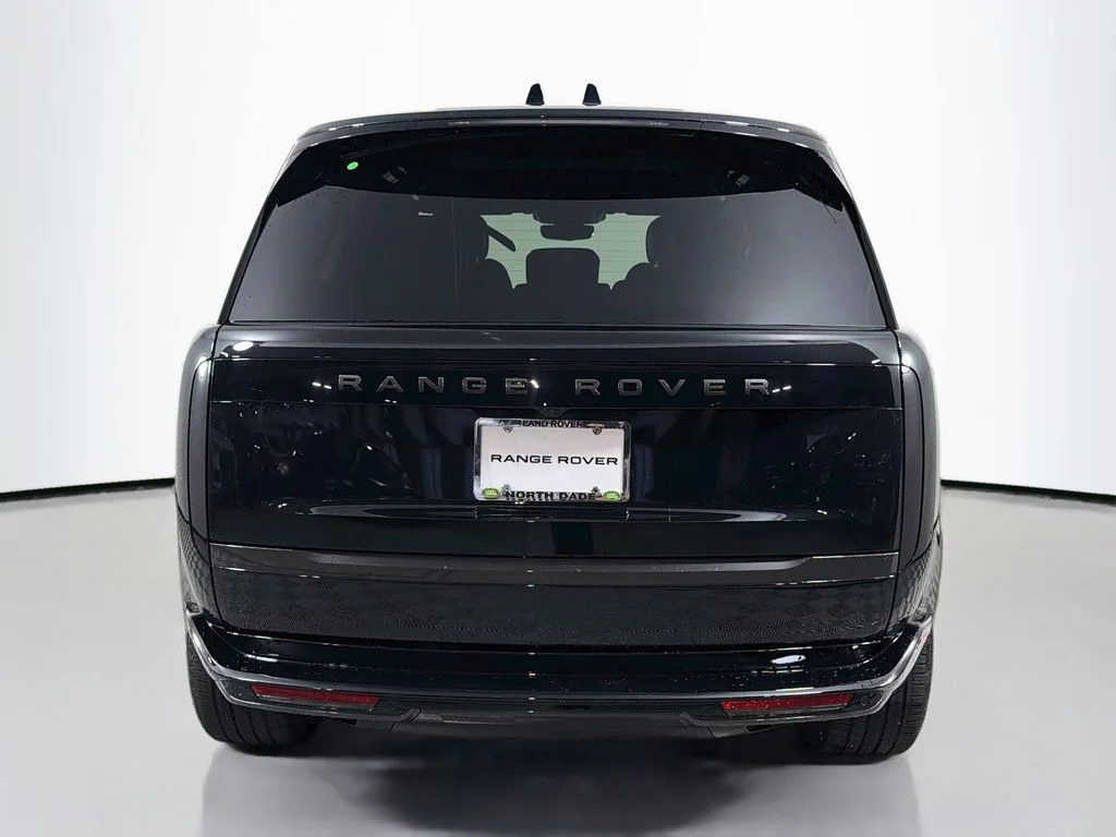 New 2026 Santorini Black Land Rover SE image 6