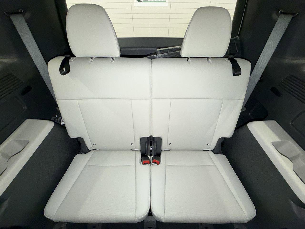 New 2026 Shimmering Silver Hyundai SEL image 20