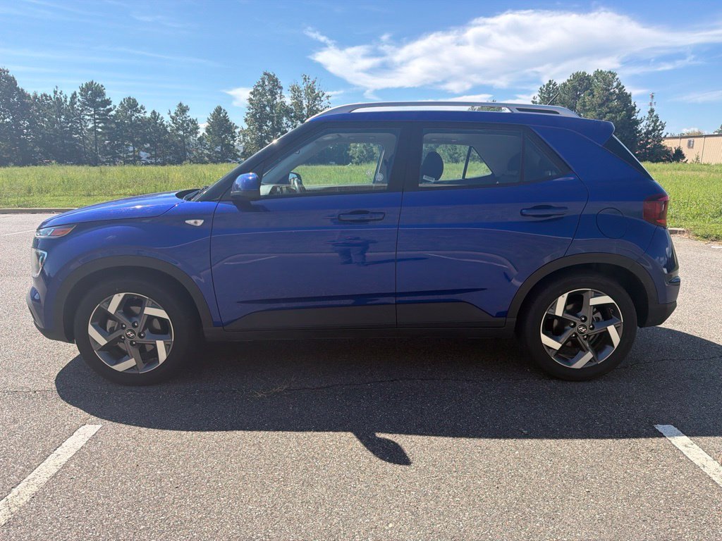 Used 2025 Blue Hyundai SEL image 4