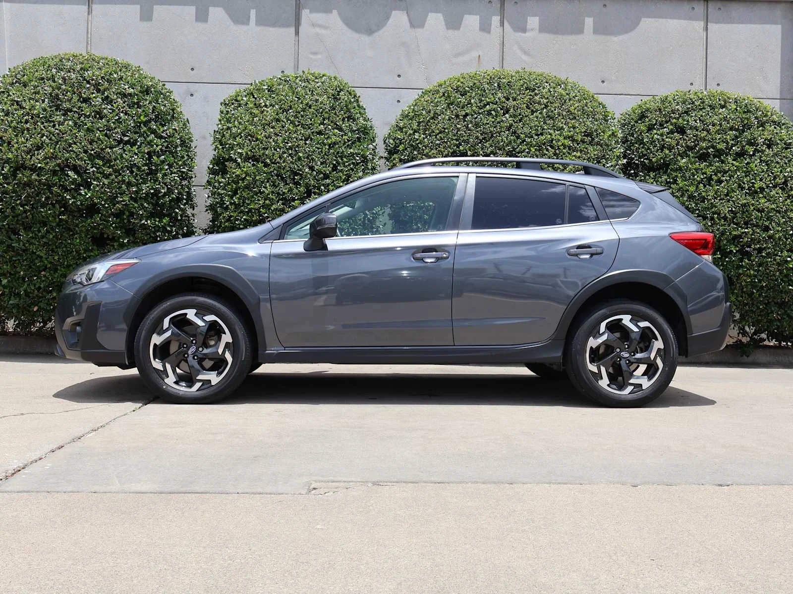 Certified Used 2022 Magnetite Gray Metallic Subaru Limited image 5