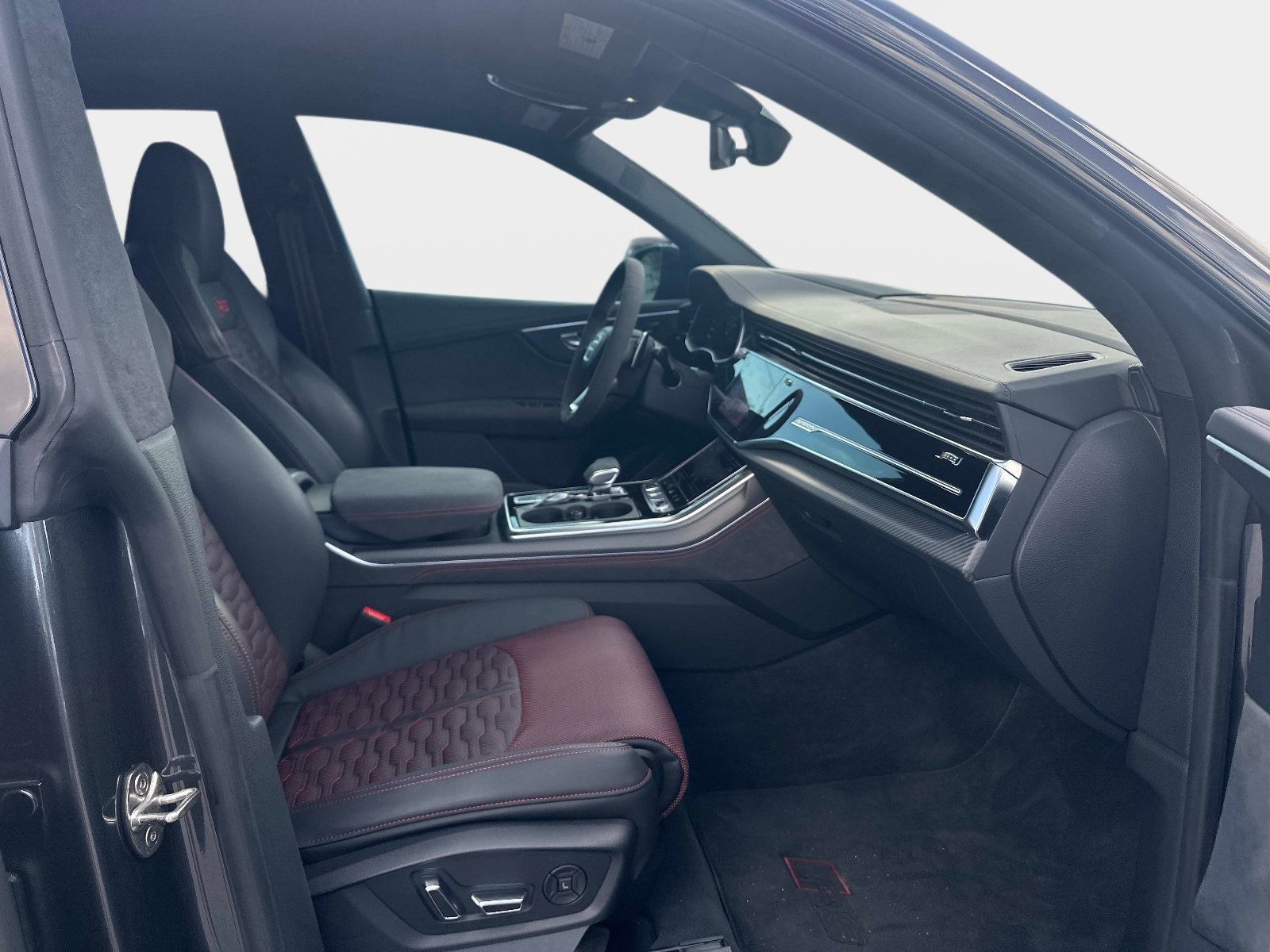 Certified Used 2025 Daytona Gray Pearl Effect Audi performance image 7