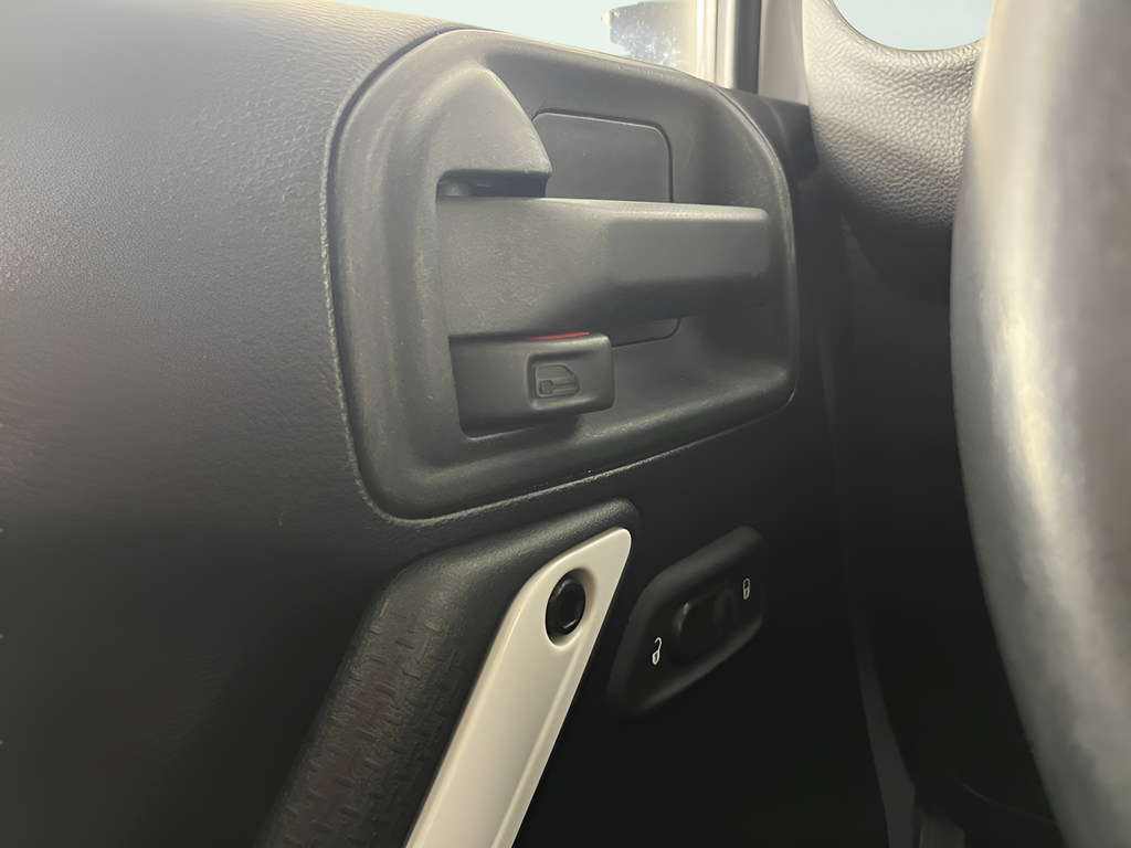 2014 Jeep Wrangler Unlimited Sahara - Photo 24