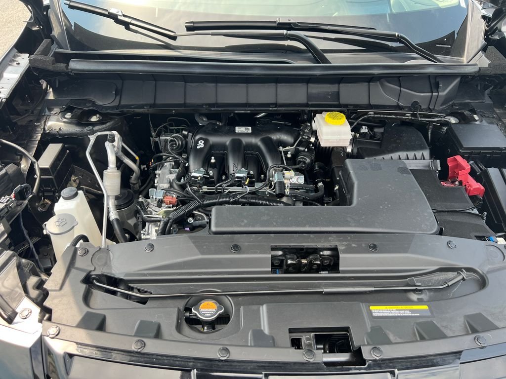 Used 2025 Gray Nissan Platinum image 26