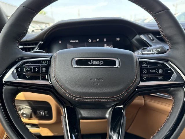 New 2026 Baltic Gray Metallic Clear-Coat Exterior Paint Jeep Summit image 18