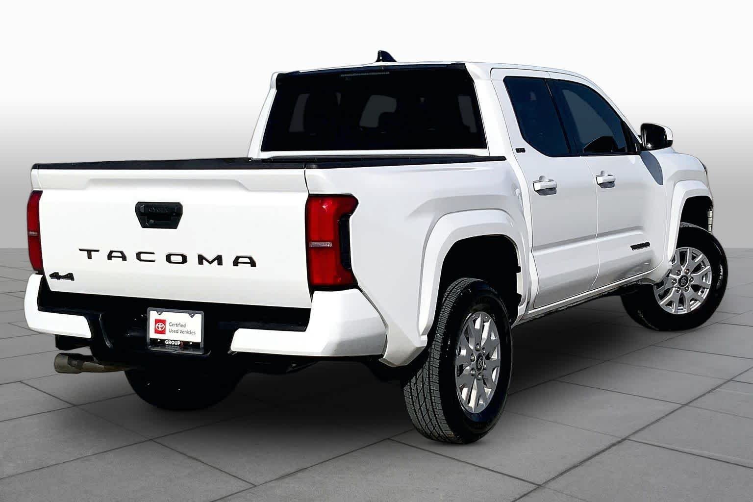 Used 2026 Ice Cap Toyota SR5 image 13