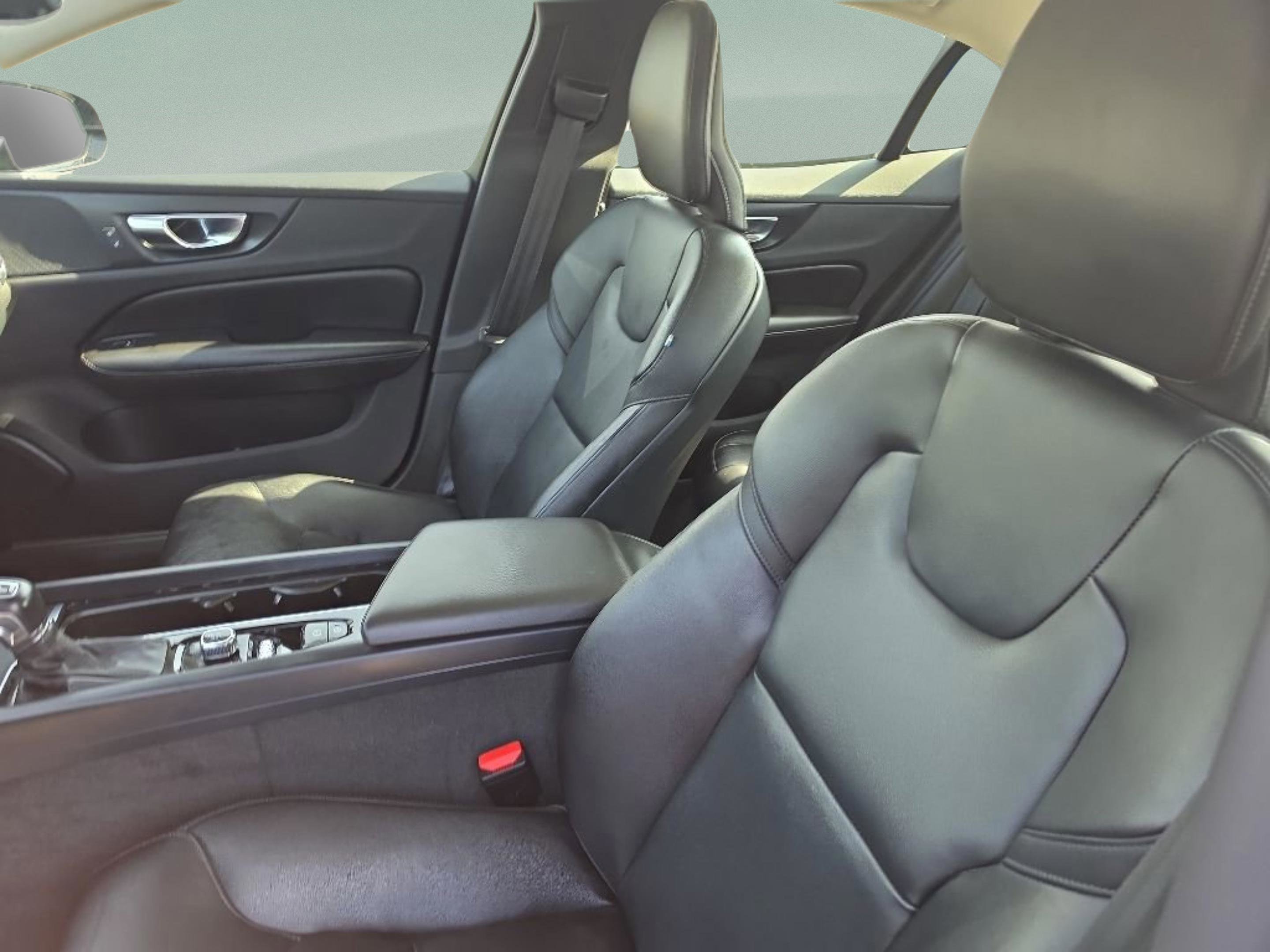 2020 Volvo S60 Momentum - Photo 20