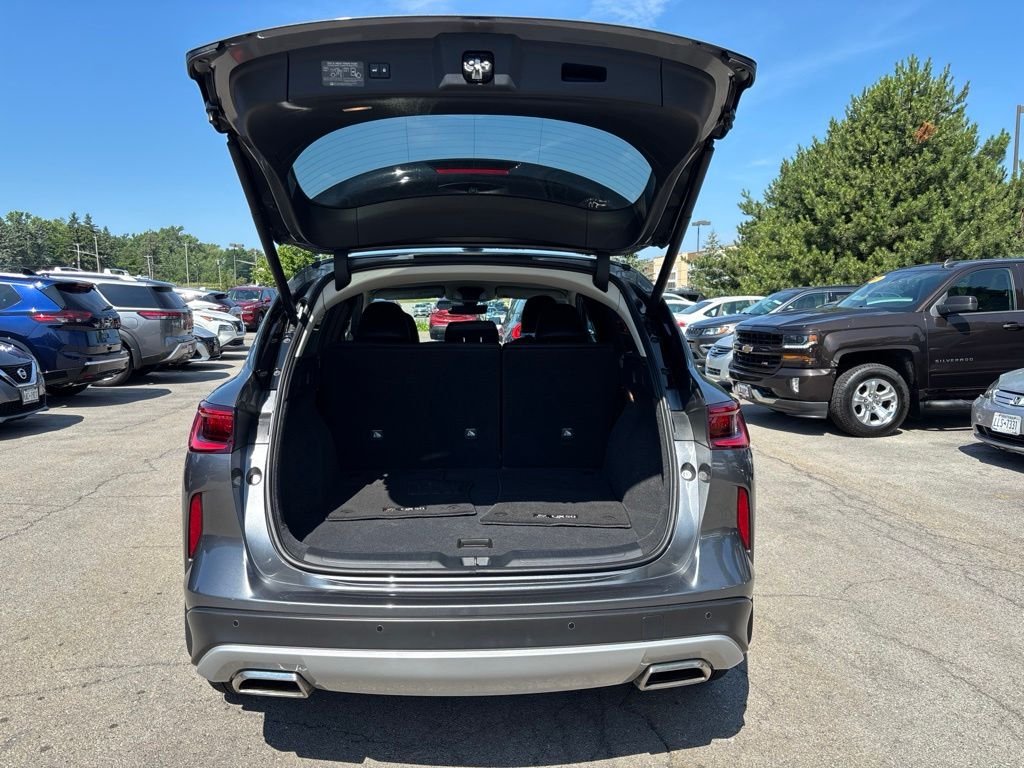 Used 2025 Gray INFINITI PURE image 7