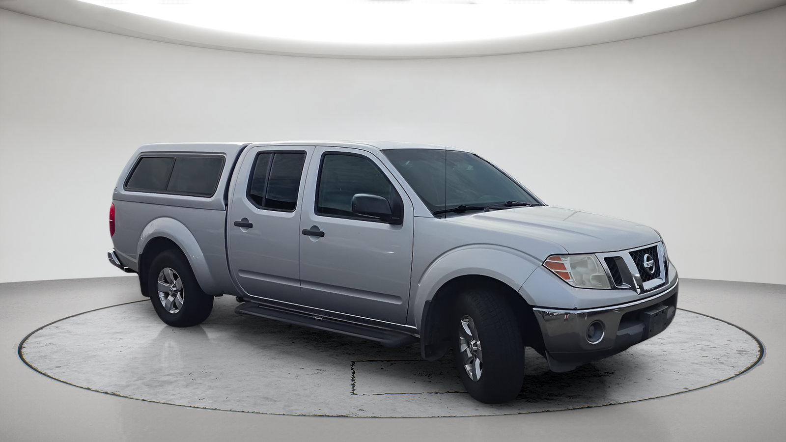 Used 2010 Radiant Silver Nissan SE image 4