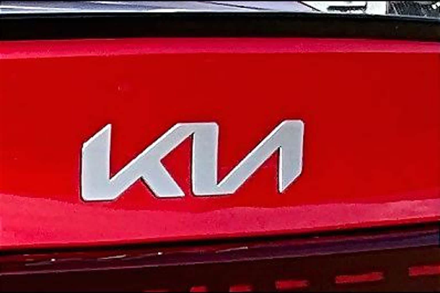 Used 2024 Currant Red Kia GT-Line image 29