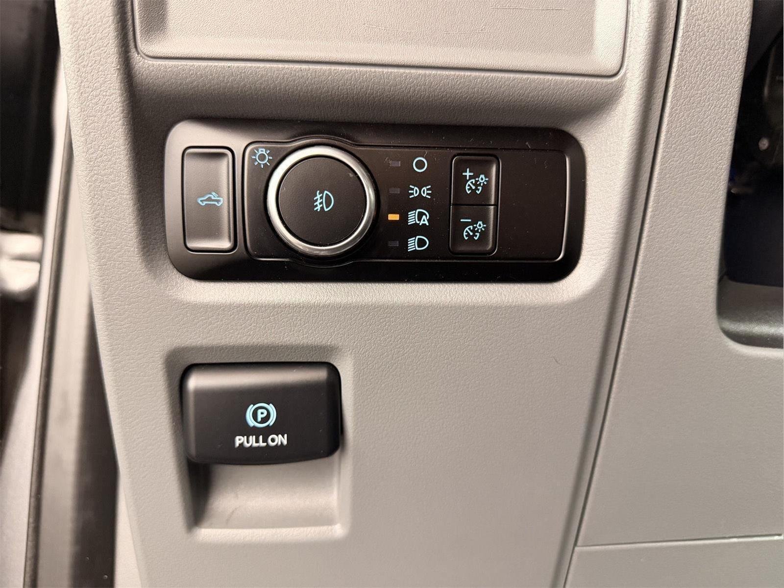 Used 2023 Iconic Silver Ford XLT image 31