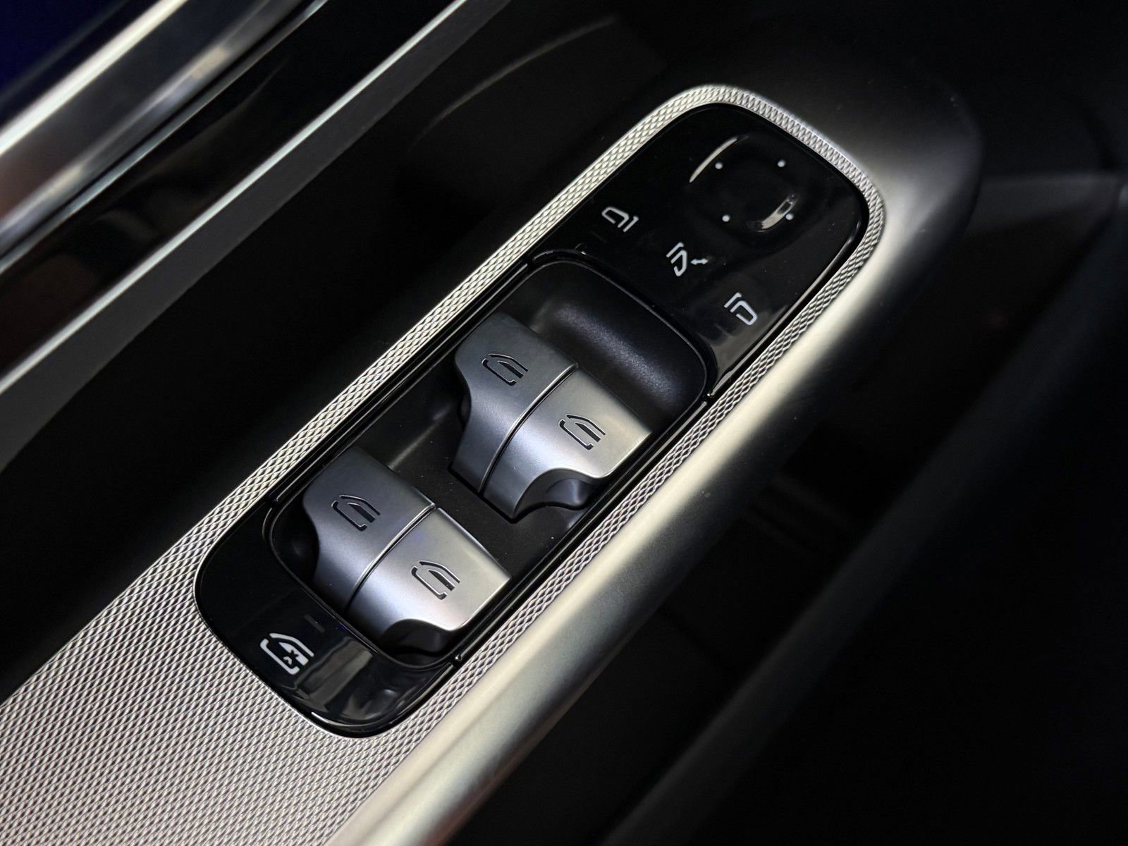 New 2026 Black Mercedes-Benz GLC 300 image 42