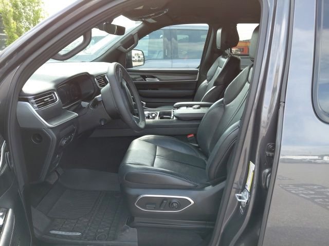 Used 2024 Baltic Gray Metallic Clearcoat Jeep Series II image 3