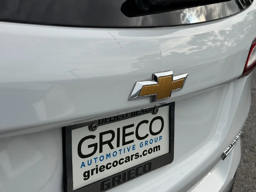 Used 2018 SUMMIT WHITE Chevrolet Premier image 8