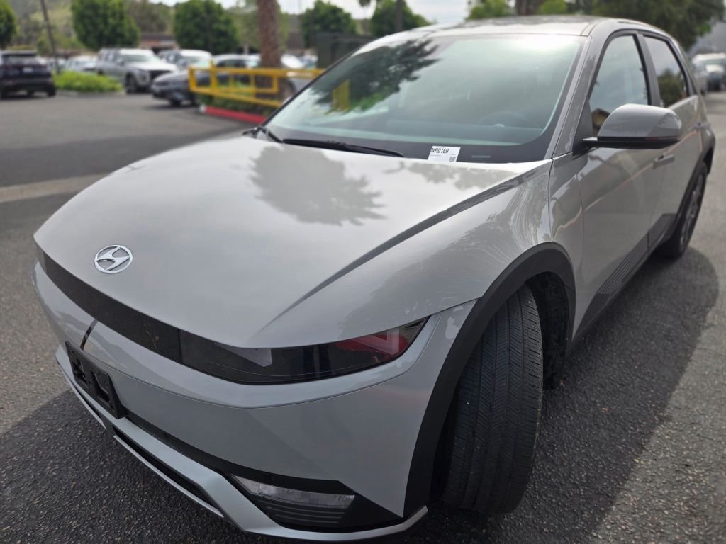 Used 2024 Gray Hyundai SEL image 5