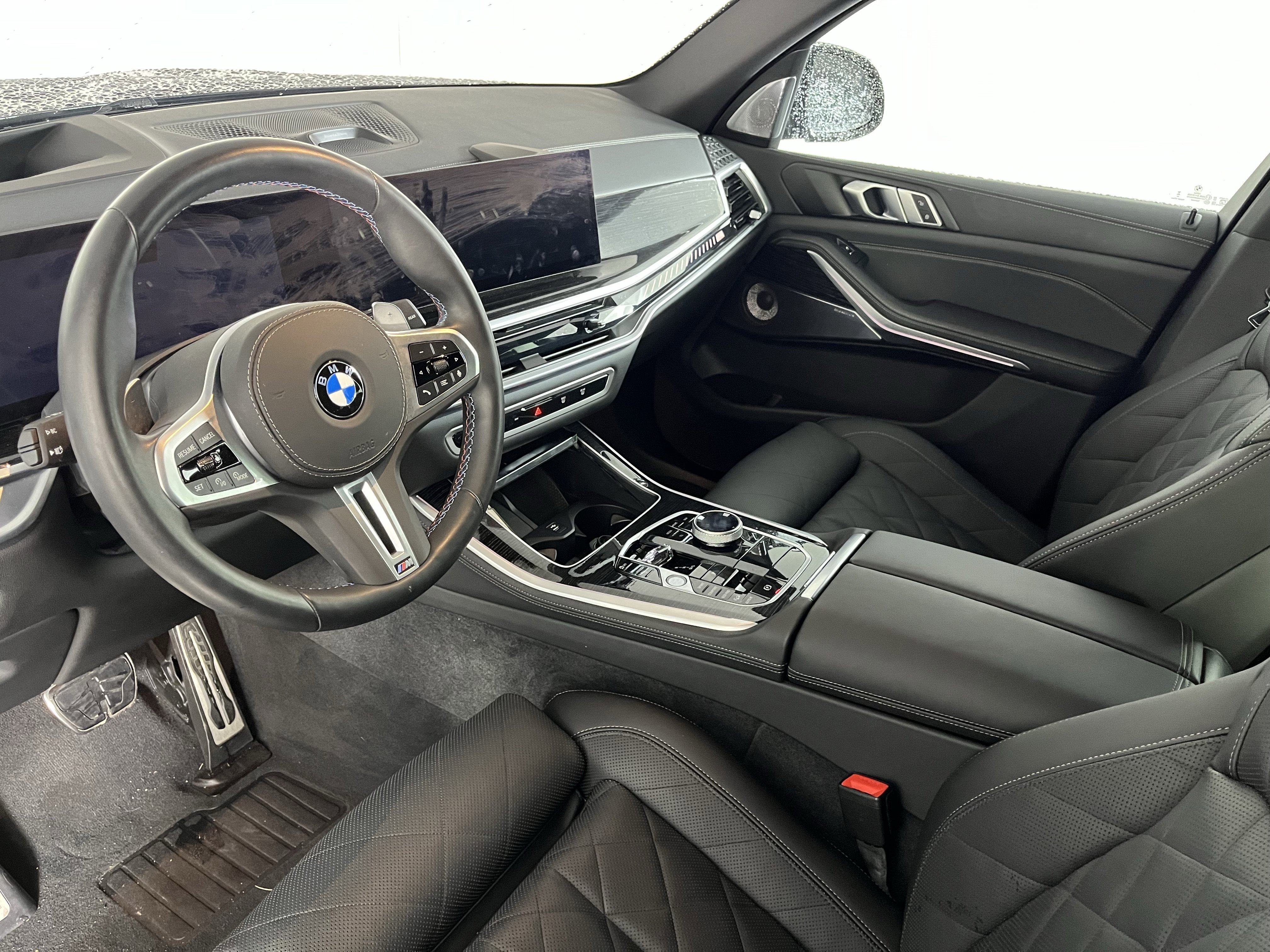2025 BMW X5 M60i - Photo 11
