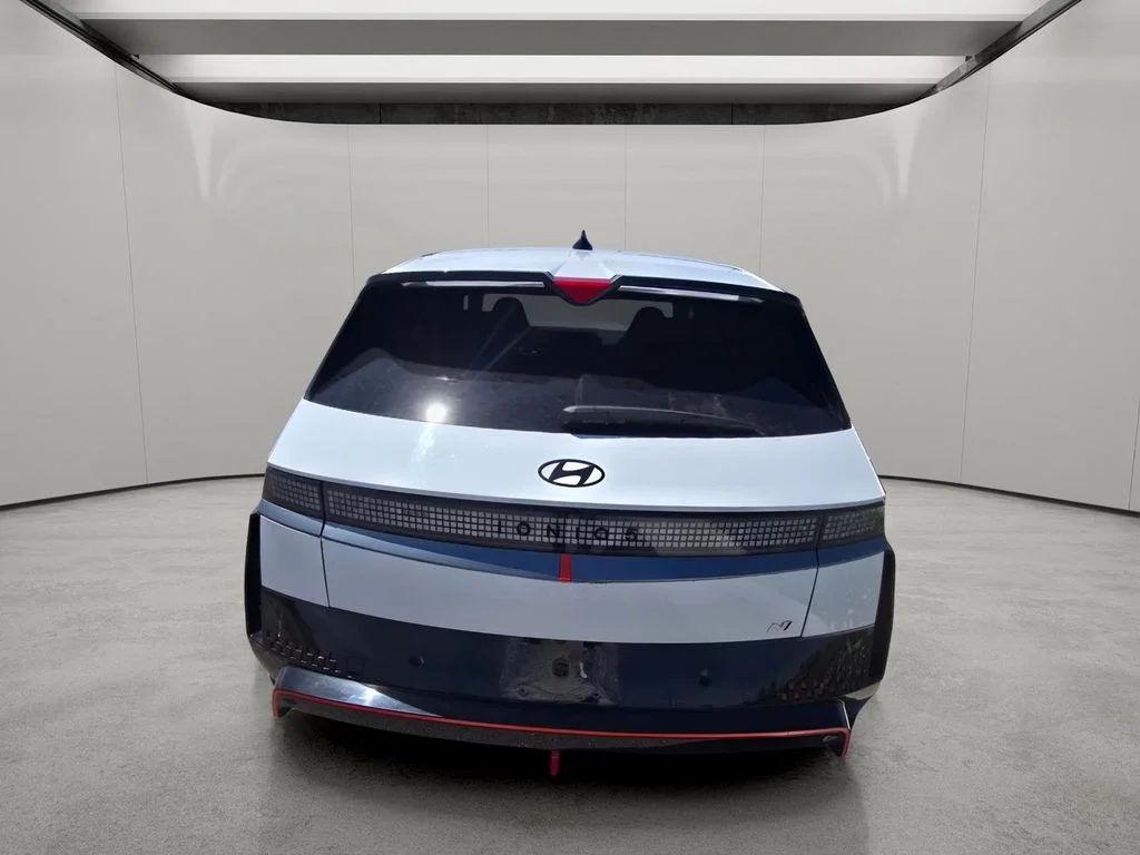 Used 2025 Atlas White Hyundai Base (A1) image 4