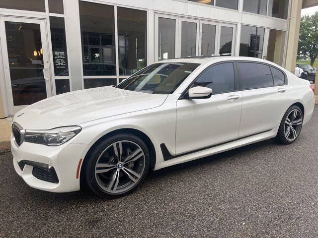 2019 BMW 7 Series 740i's photo