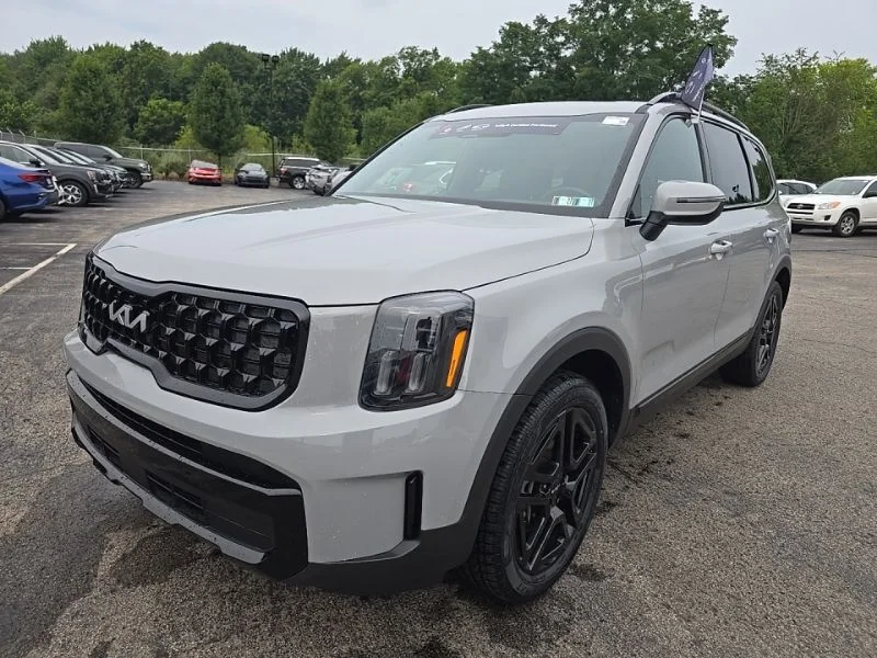 Used 2024 Gray Kia EX X-Line image 3