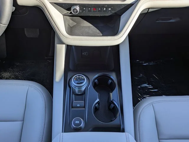 New 2026 Star White Metallic Tri-Coat Ford Active image 19