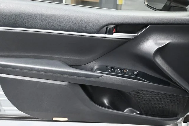 Used 2019 Silver Toyota LE image 13