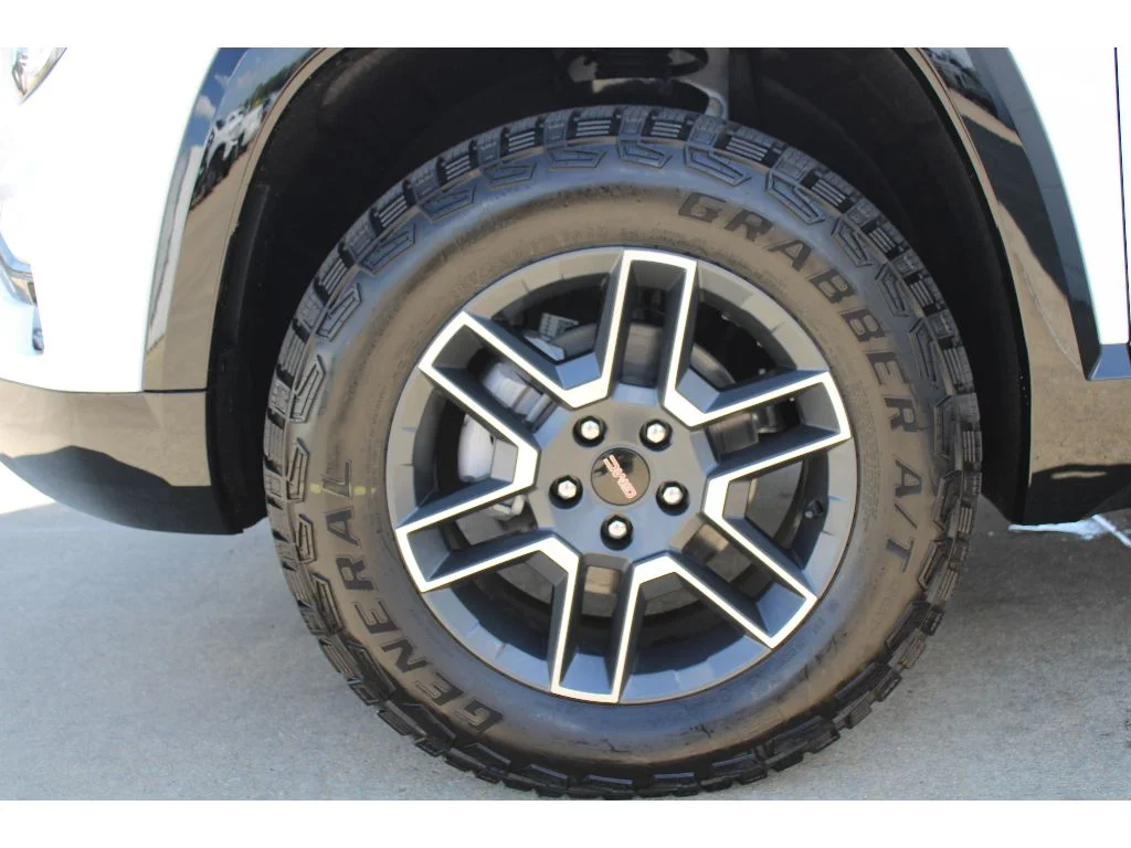 2026 GMC Terrain AT4 - Photo 13