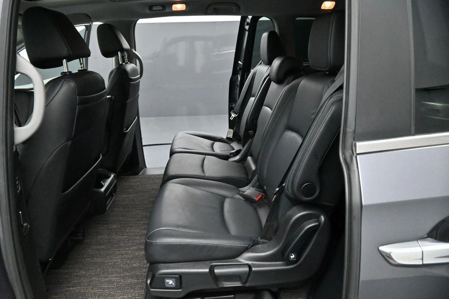 Used 2023 Modern Steel Metallic Honda Touring image 31