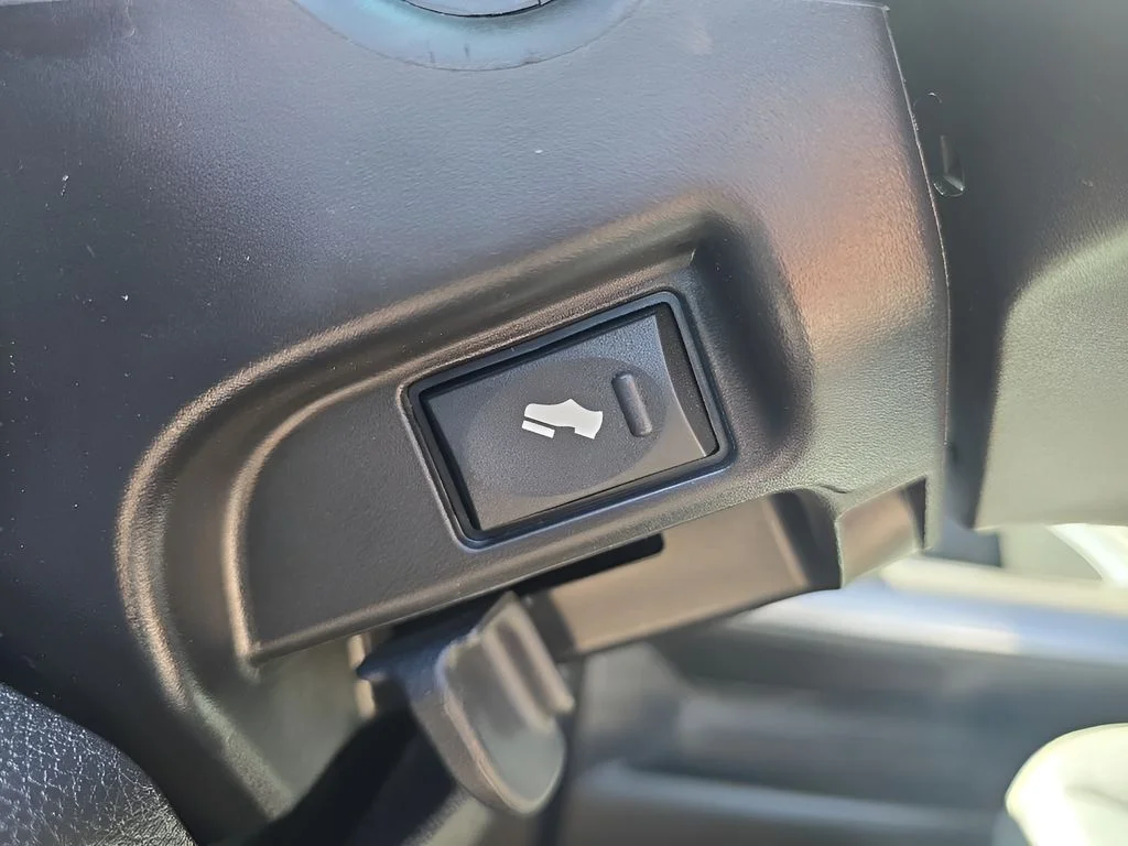 Used 2018 Red Ram  image 14