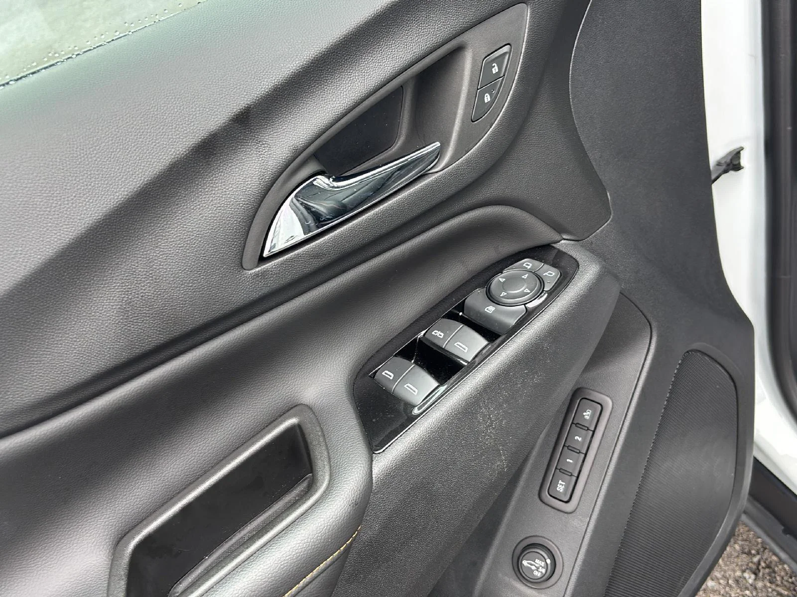 Used 2022 Summit White Chevrolet Premier image 14