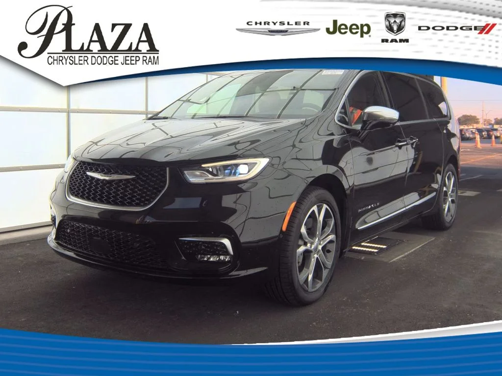 2024 Chrysler Pacifica Pinnacle AWD's photo