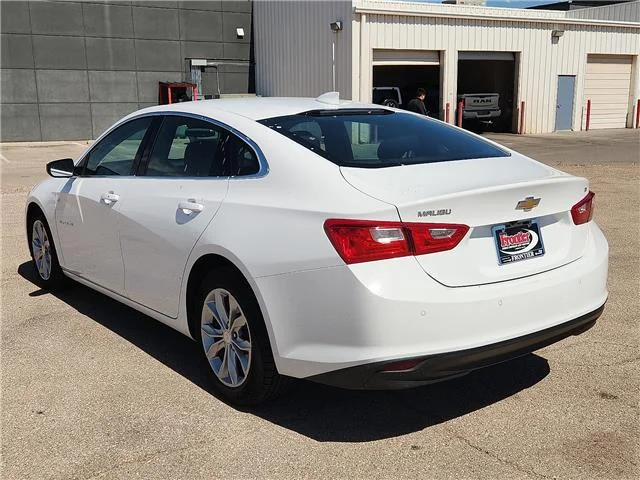 Used 2025 White Chevrolet 1LT image 3