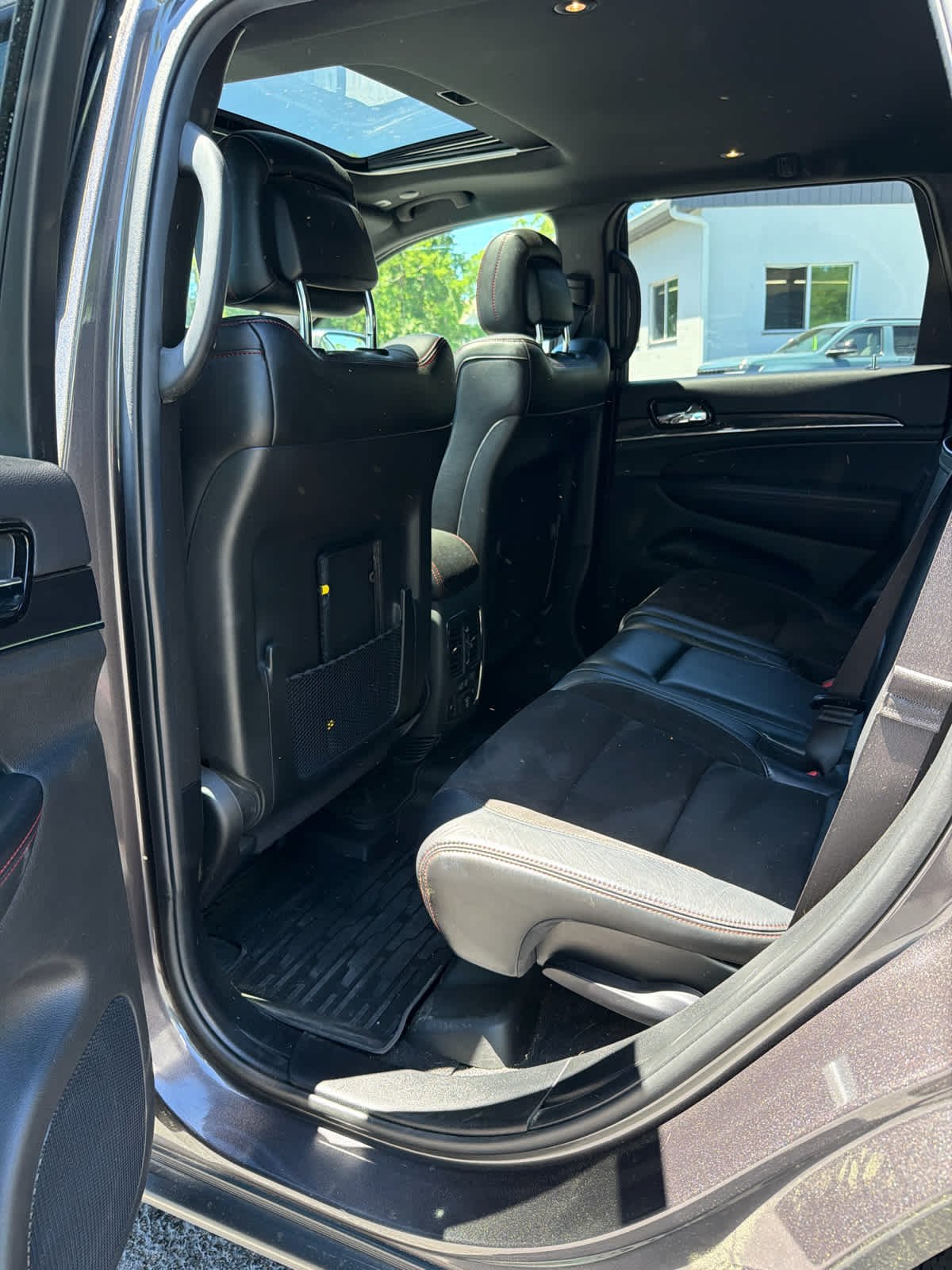 Used 2020 Granite Crystal Metallic Clearcoat Jeep Trailhawk image 13
