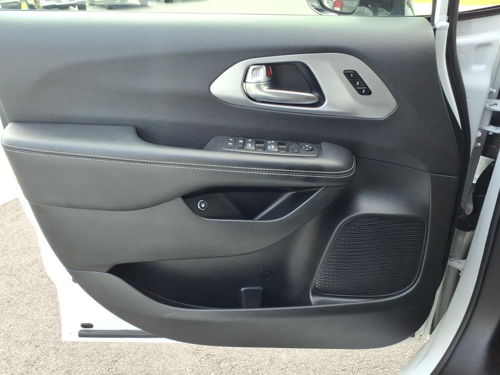 Used 2024 Bright White Clearcoat Chrysler Hybrid S Appearance Pkg image 29
