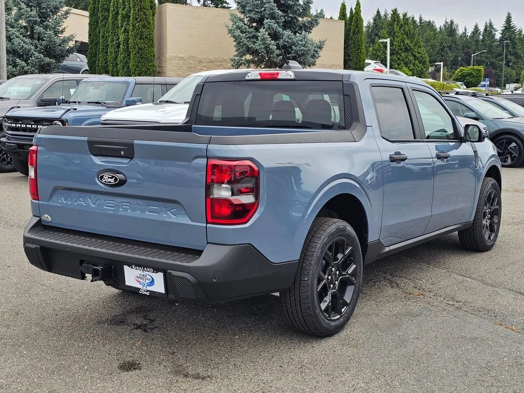New 2025 Azure Gray Metallic Tri-Coat Ford XLT image 7