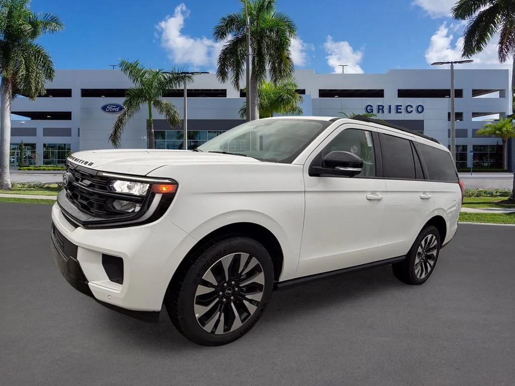 New 2027 Star White Metallic Tri-Coat Ford Platinum image 3
