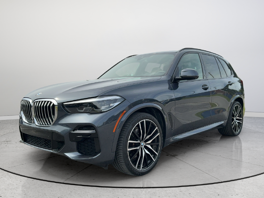 Used 2022 Gray BMW sDrive40i image 3
