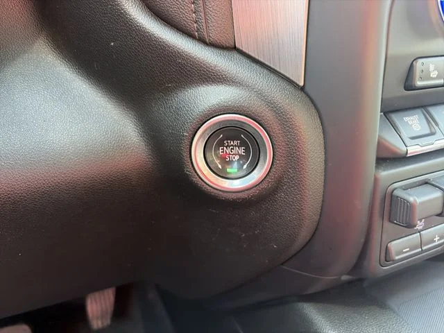 Used 2021 Green GMC Denali image 23