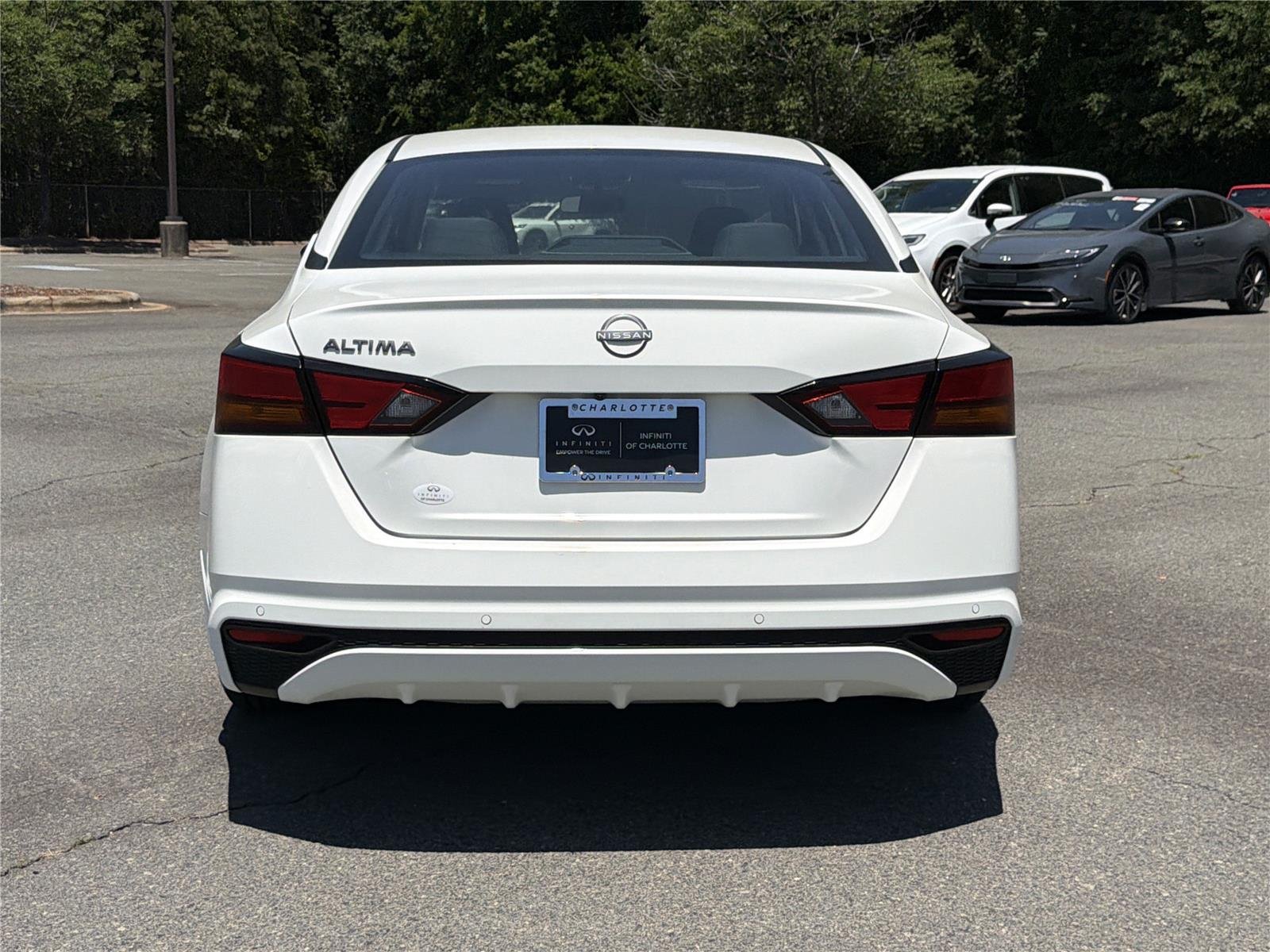 Used 2023 Glacier White Nissan 2.5 S image 23