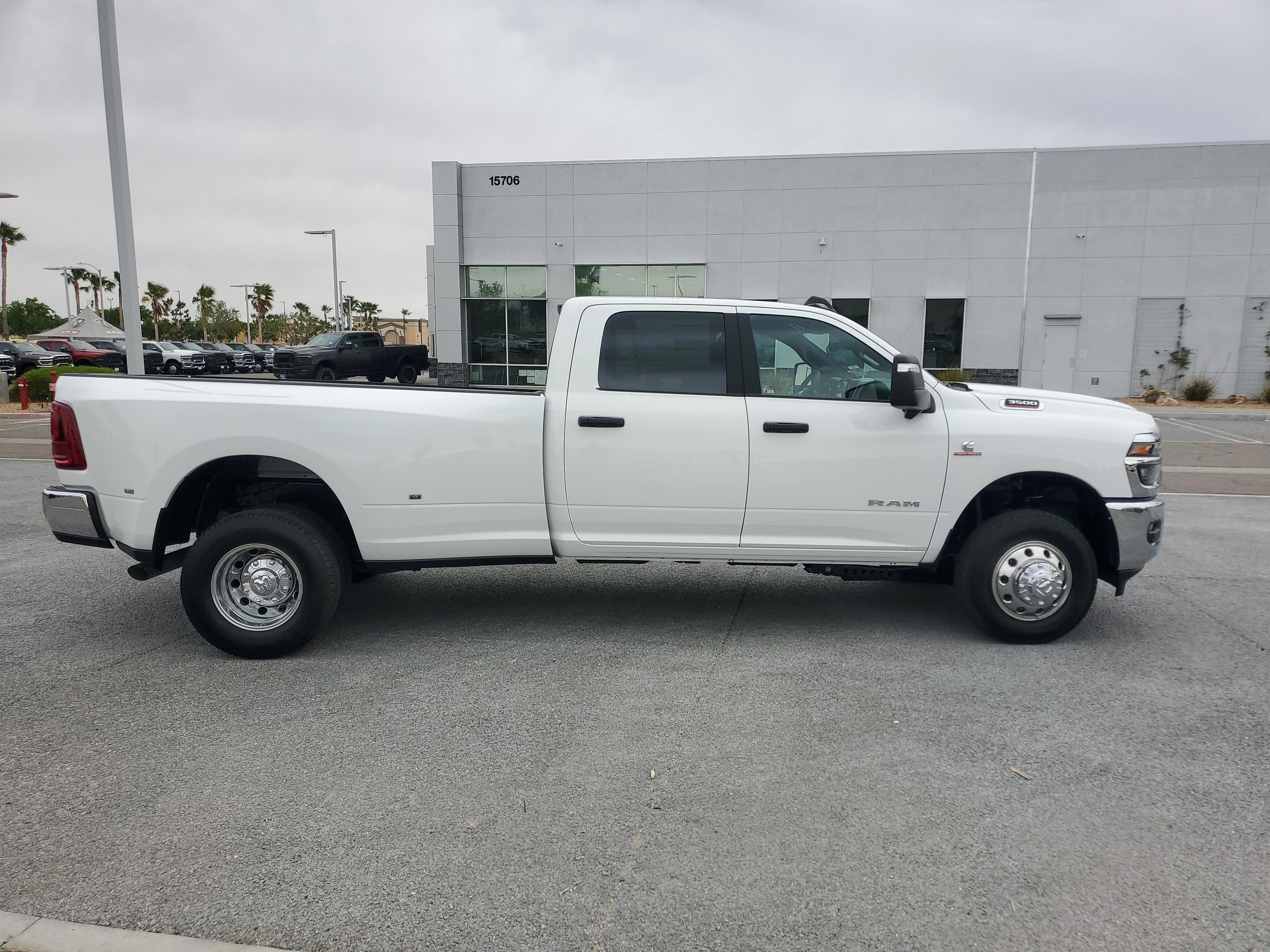 New 2026 Bright White Clear-Coat Exterior Paint RAM Big Horn image 2