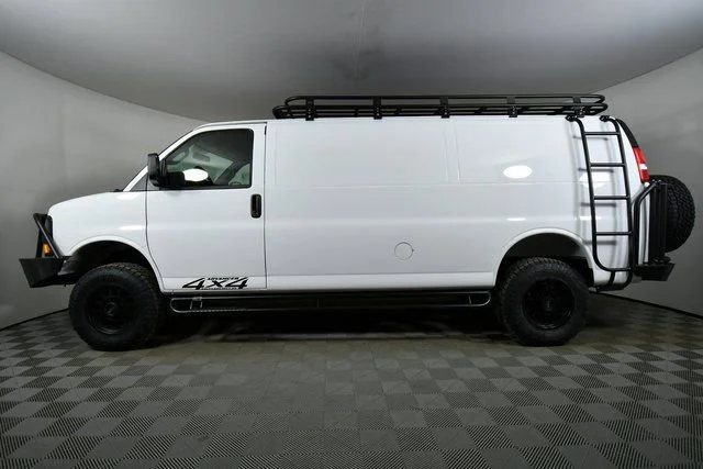 2025 Chevrolet Express Cargo Work Van - Photo 16