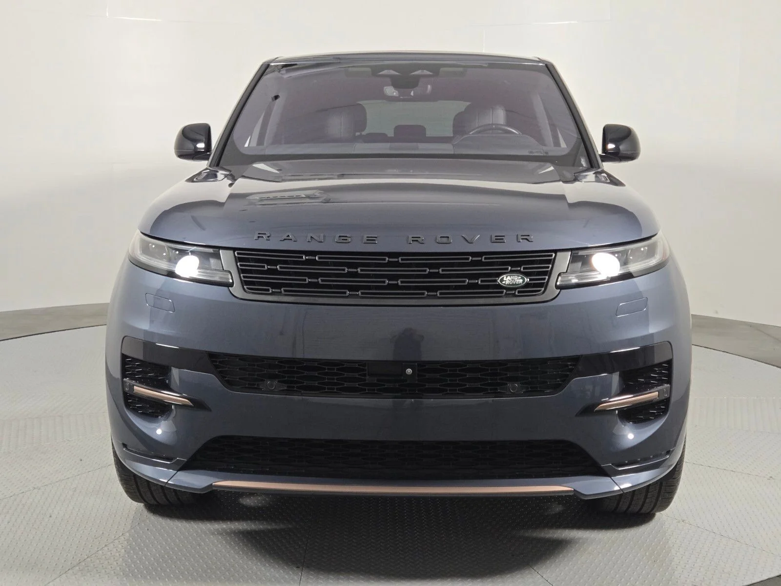 Used 2023 Varesine Blue Metallic Land Rover SE Dynamic image 2