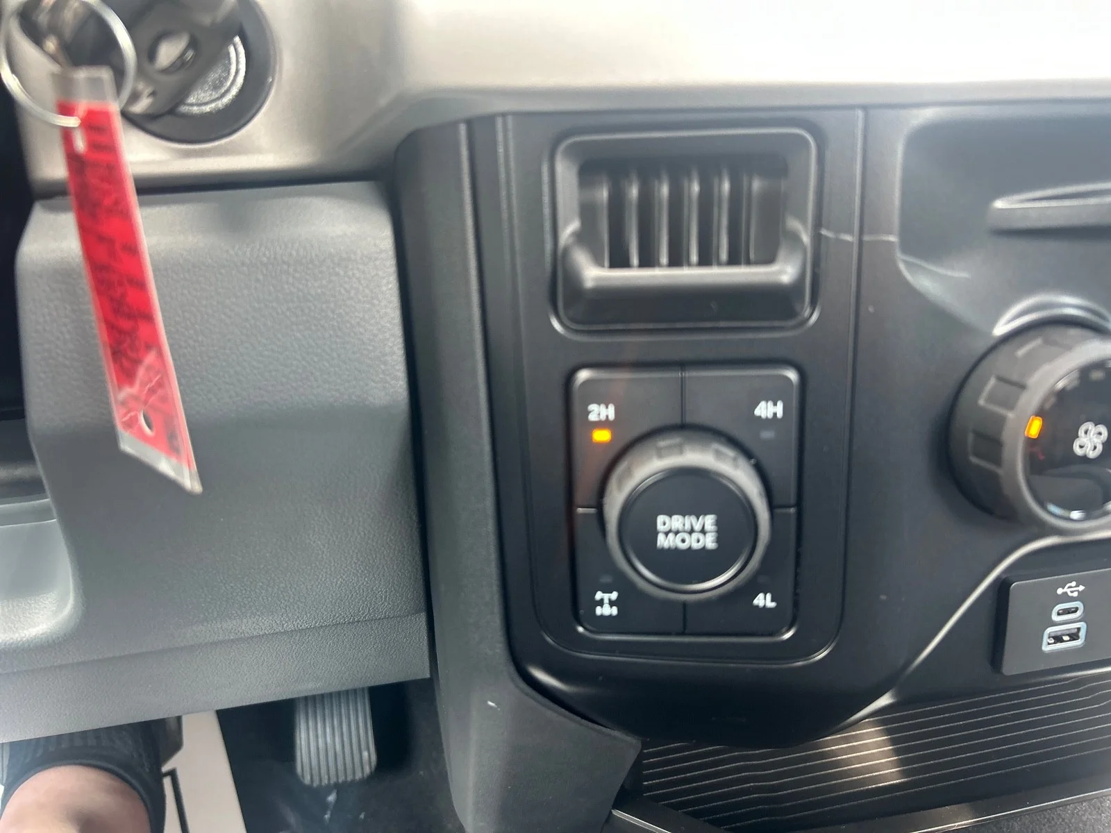 2025 Ford F-350 Super Duty XL - Photo 16